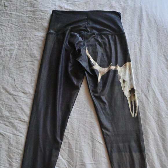 Teeki Yoga Leggings Skull Pattern - Picture 4 of 4